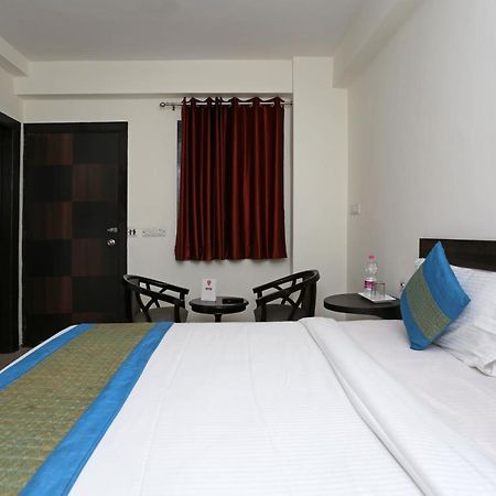 Hotel The Westend Green Nueva Delhi Exterior foto