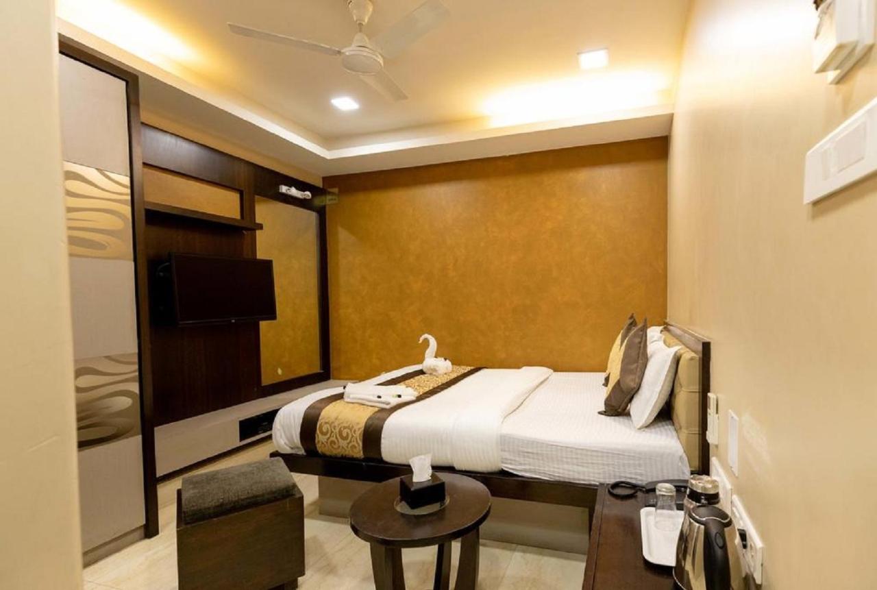 Hotel The Westend Green Nueva Delhi Exterior foto