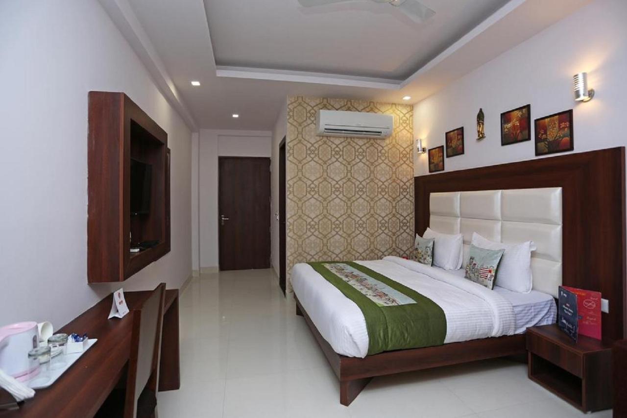 Hotel The Westend Green Nueva Delhi Exterior foto